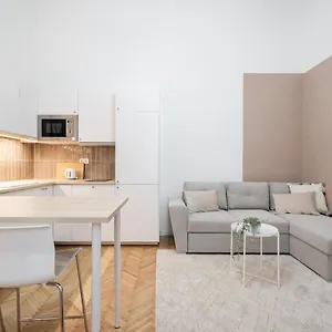 K10 - Kazinczy Street Heritage - Location By Bqa Apartment